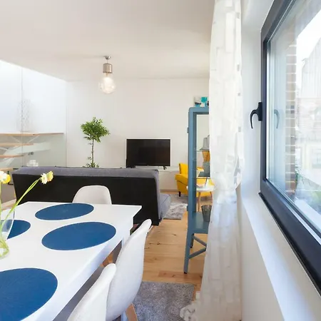 Urban Views Townhouse Infante Holiday home *